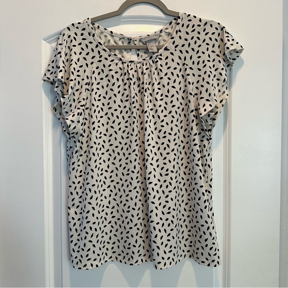 H&M Blouse Women’s Size S White Black Dot Print Flutter Cap Sleeve Lightweight